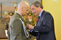 Záslužný kříž ministra obrany pro absolventa Fakulty vojenského zdravotnictví