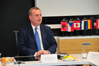 Návštěva rektora Univerzity Karlovy a veřejná diskuse na aktuální téma