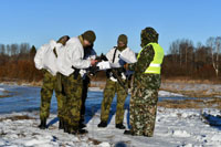Studenti průzkumné odbornosti soutěžili v drsných podmínkách Estonska pod polární září