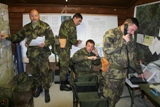 Příslušníci štábu 7. brigádního úkolového uskupení na velitelsko-štábním cvičení